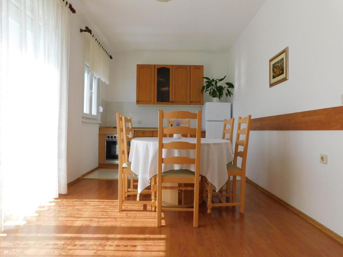 Apartmani Salus Pag Town Eksteriør bilde