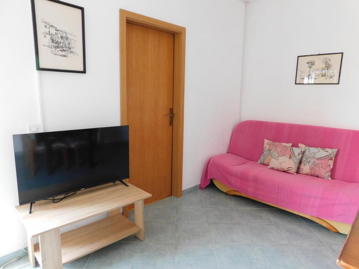 Apartmani Salus Pag Town Eksteriør bilde