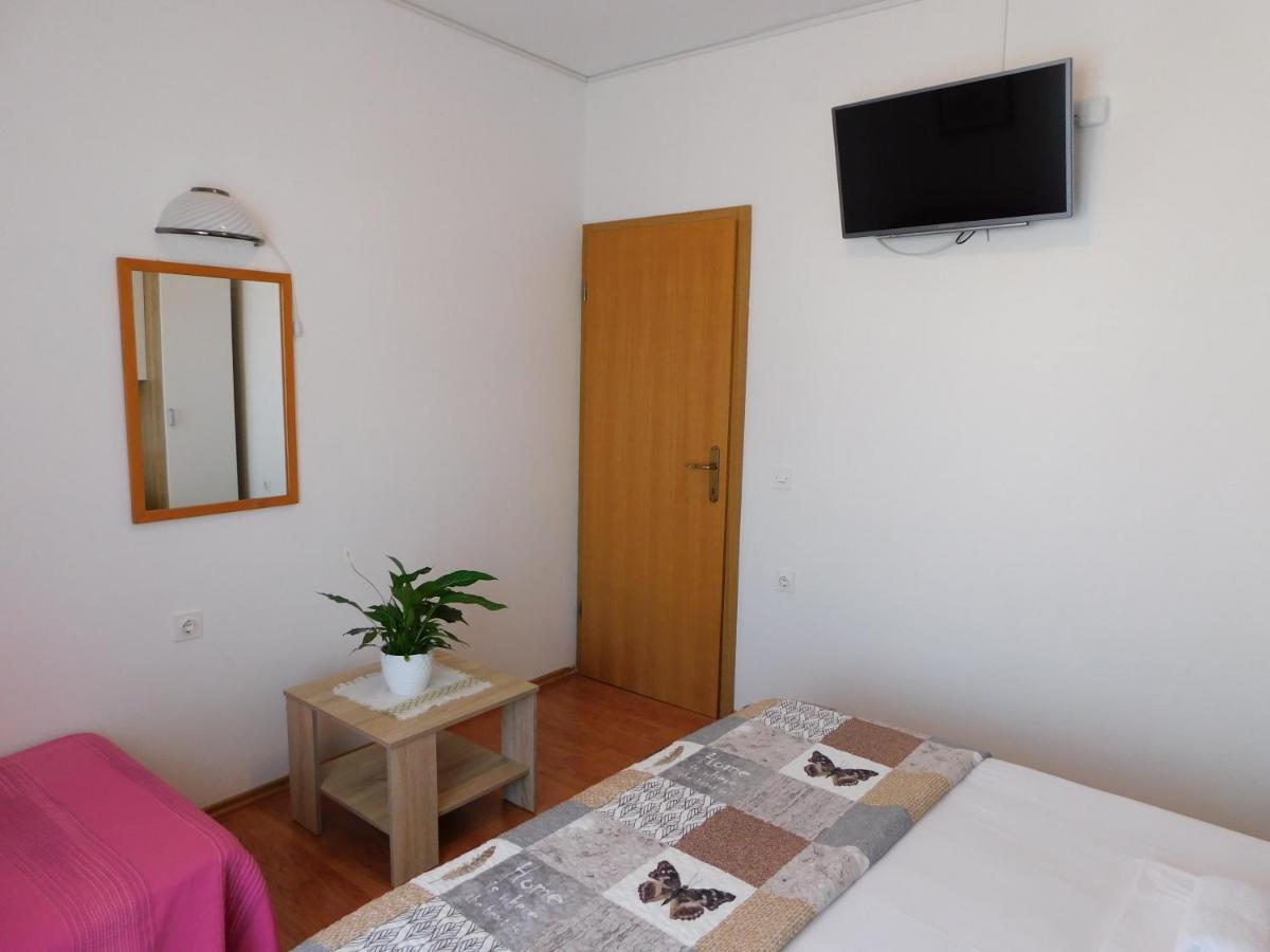 Apartmani Salus Pag Town Eksteriør bilde
