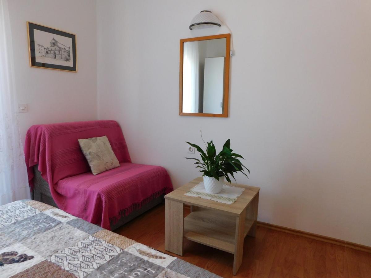 Apartmani Salus Pag Town Eksteriør bilde