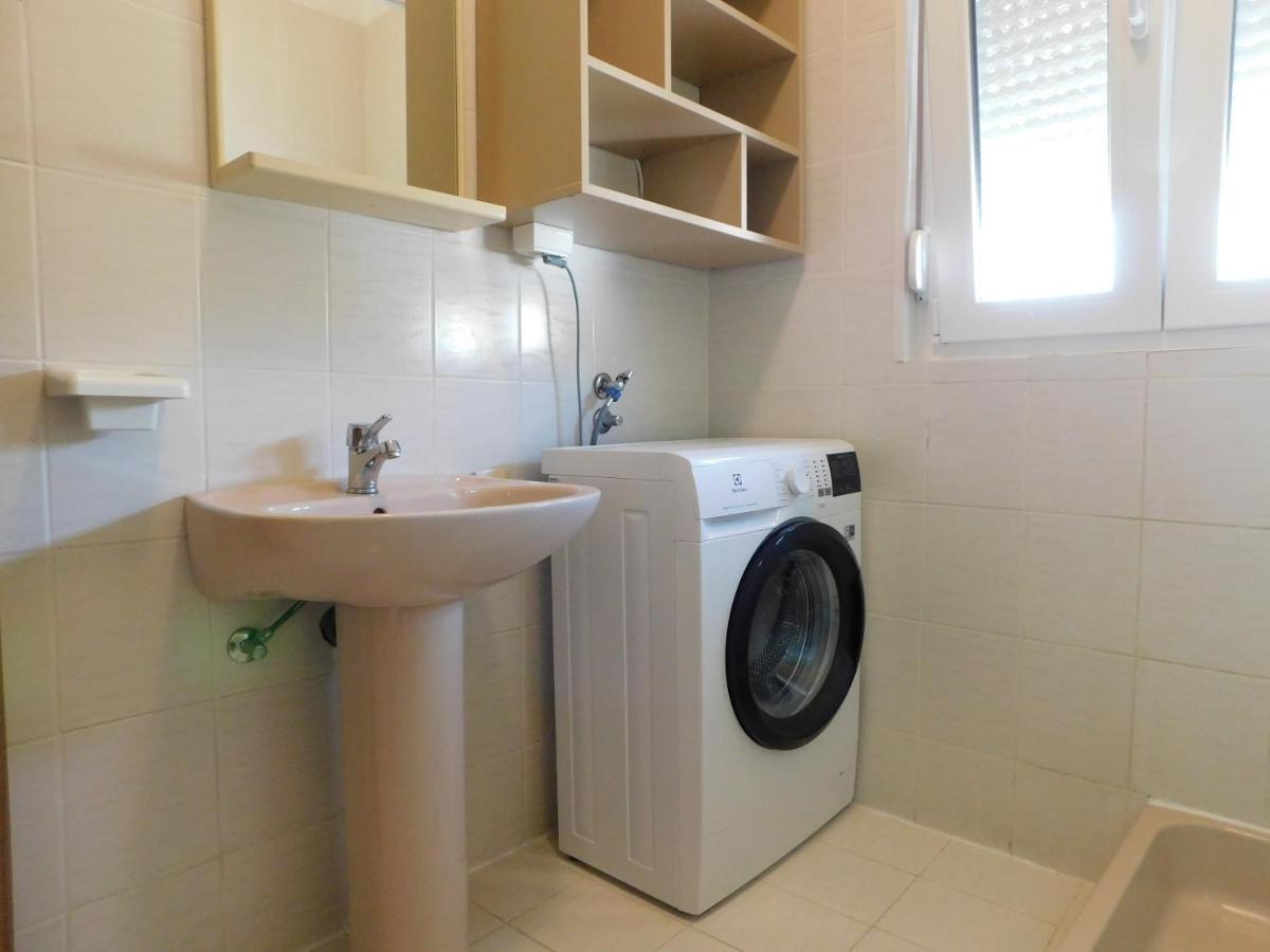 Apartmani Salus Pag Town Eksteriør bilde