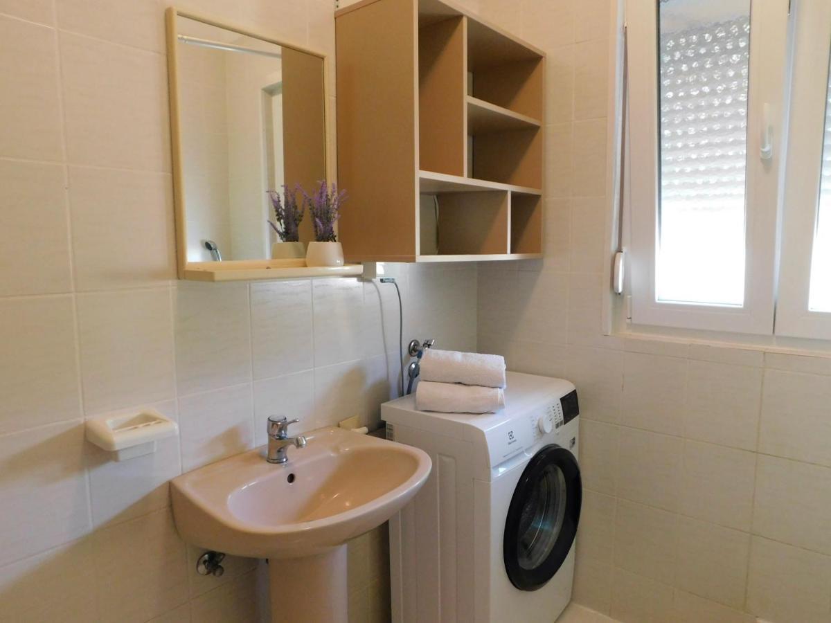 Apartmani Salus Pag Town Eksteriør bilde