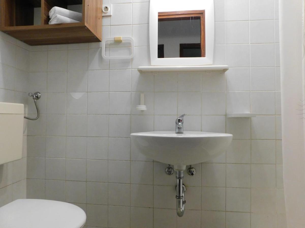 Apartmani Salus Pag Town Eksteriør bilde